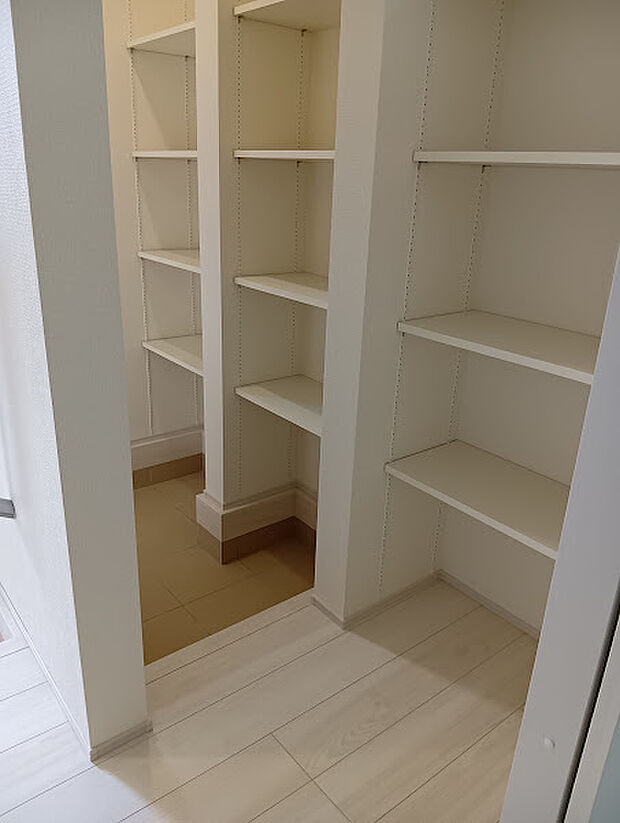 同施工例シューズクローク