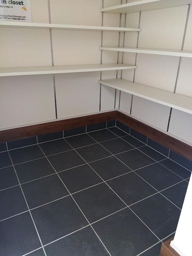 同施工例シューズクローク