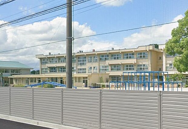 上川淵小（徒歩14分）