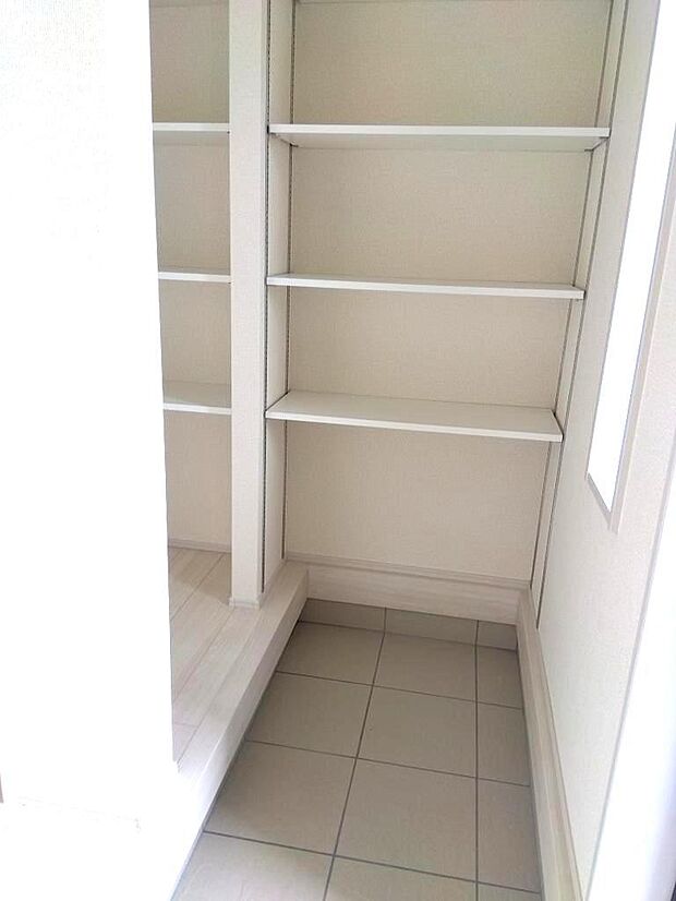 同施工例シューズボックス