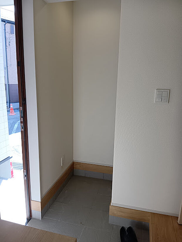 同施工例シューズクローク