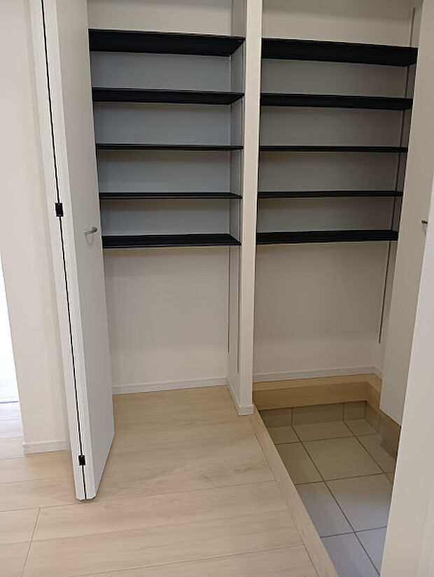 同施工例シューズボックス