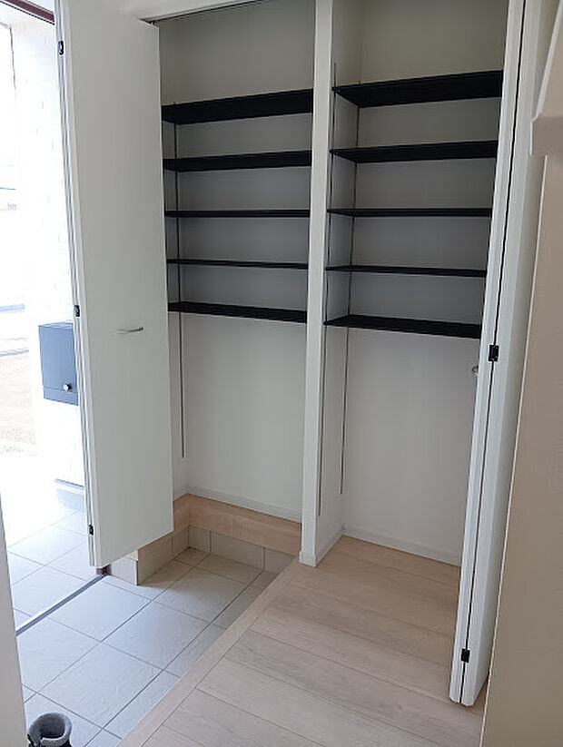 同施工例シューズボックス