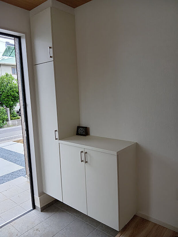 同施工例シューズボックス