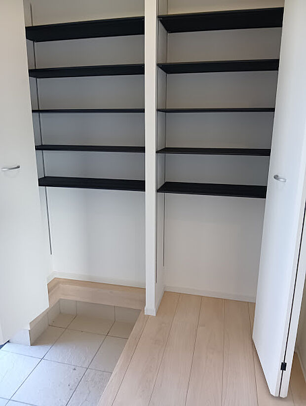 同施工例シューズボックス