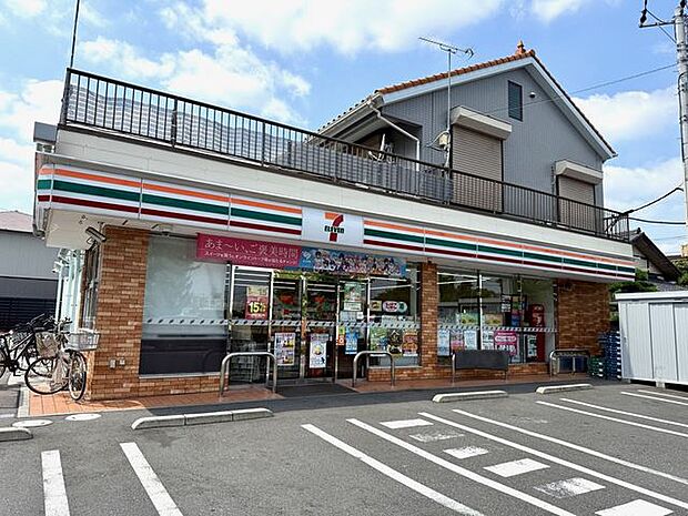 セブンイレブン草加瀬崎1丁目店 徒歩6分。 480m