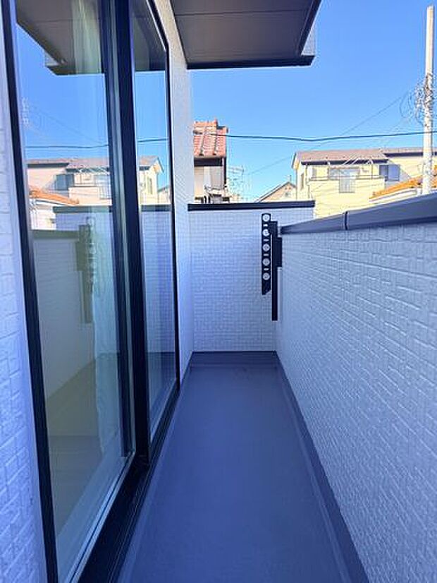 バルコニー2ヶ所!お洗濯ものと一緒にお布団も干せてGood!