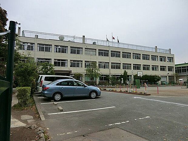 川口市立安行小学校 徒歩17分。 1310m