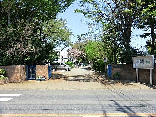 川口市立安行中学校 徒歩17分。 1350m