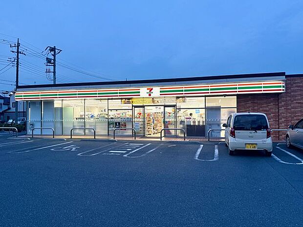 セブンイレブン草加北谷2丁目店 徒歩8分。 590m