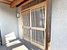 玄関：間口の広い玄関です