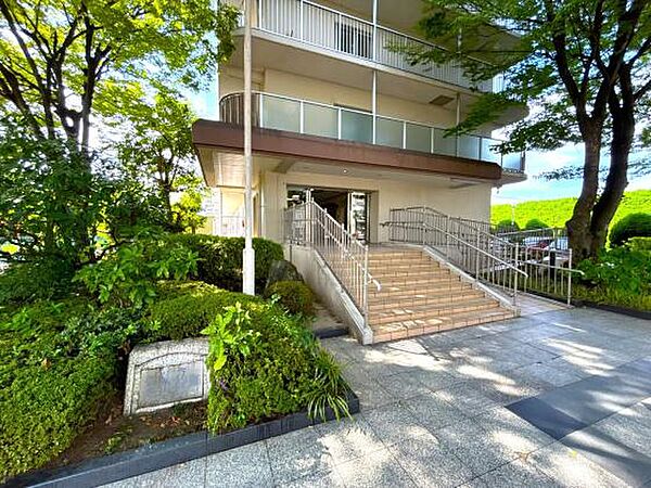 マンション正面玄関