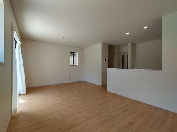 C号棟 ダイニングとリビング空間は、光の差し込む明るい空間であってほしいですよね。