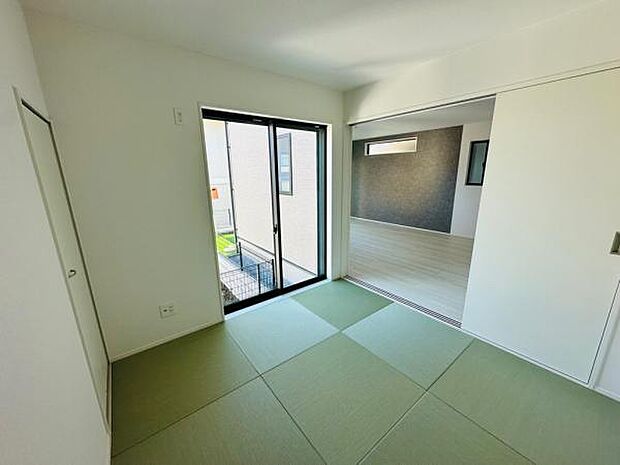 来客時にも嬉しい和室空間。リビングと繋がっているのが使いやすい間取りですね。