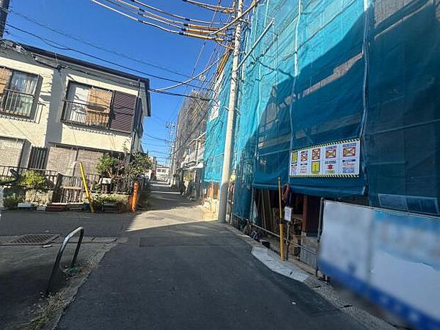 11/22撮影 綺麗な整った整形地です。交通量も少なく安心です。