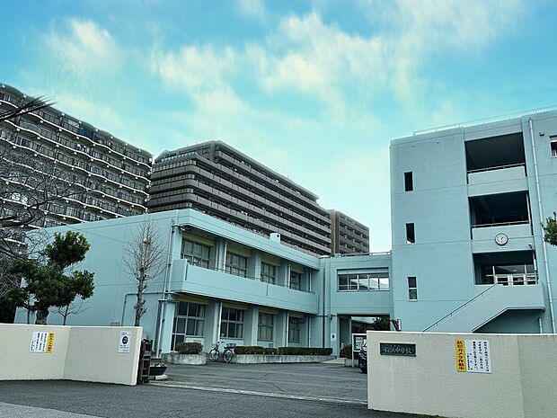 千葉市立稲浜中学校まで徒歩11分