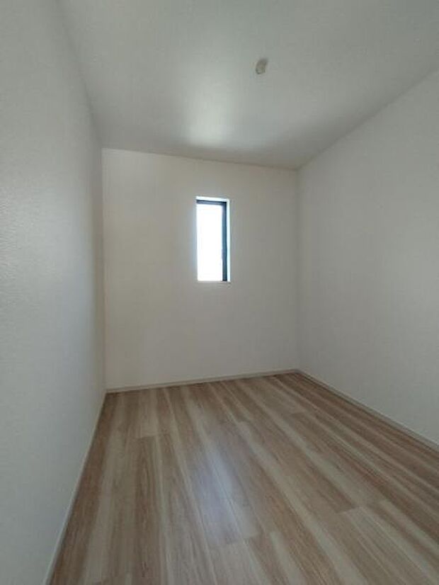 1号棟 2階のフリースペース。書斎にしたり、趣味の部屋にしたり、お好きな使い方を見つけてください。