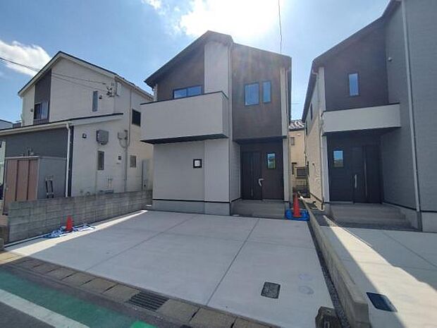 2号棟 ブラウンを基調とした2号棟。ライフスタイルの変化に対応できる間仕切り対応可能タイプです。