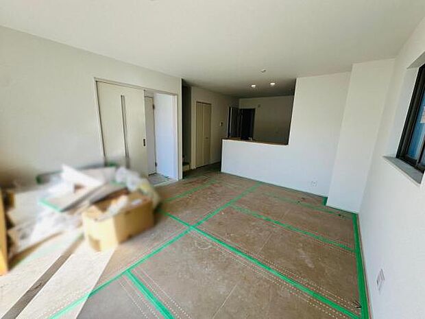 （B号棟） 12/8撮影時では工事があと少しの段階。床材も入って完成するのが楽しみですね。