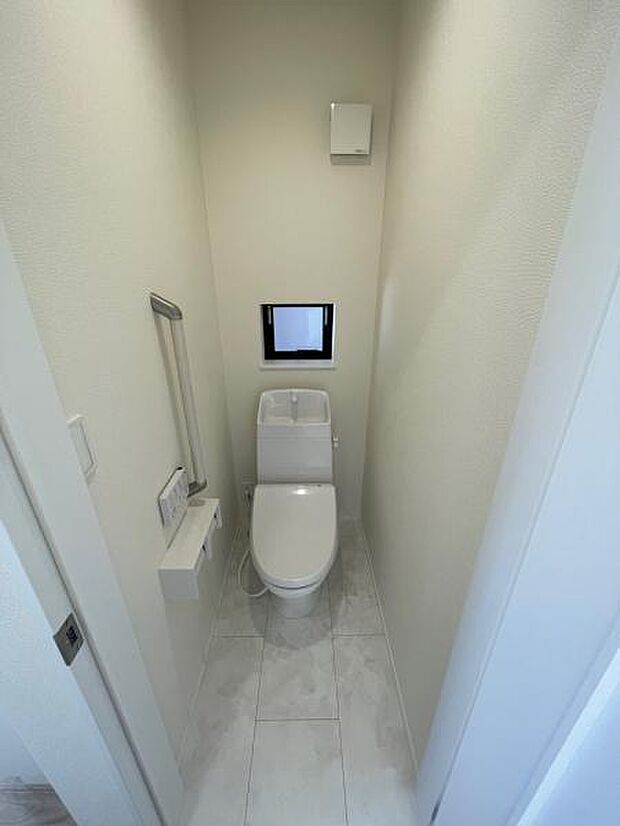 A号棟 必要な機能が揃ったシンプルなお手洗いです。