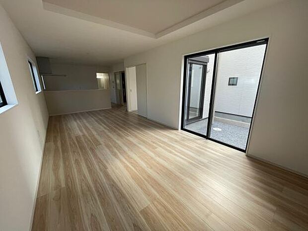 1号棟 19.3帖の空間に奥行のある縦長リビング。広さに大注目。