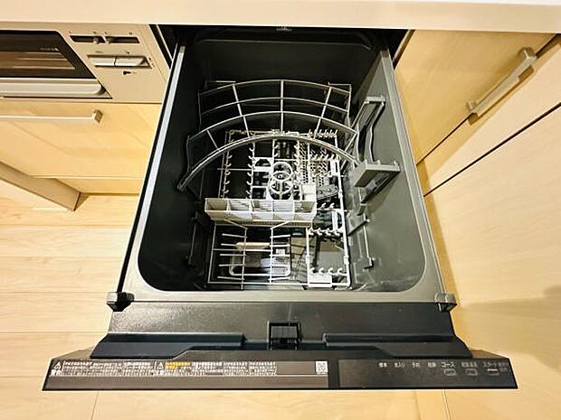 毎日の洗い物の負担を助けるビルトイン食洗器です。