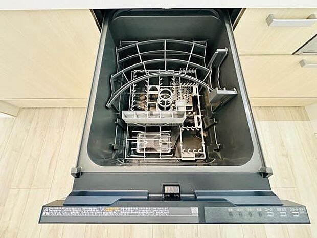 毎日の洗い物の負担を助けるビルトイン食洗器です。