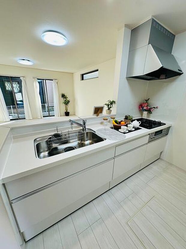 B号棟 家族の顔を見ながらお料理できるカウンターキッチン。