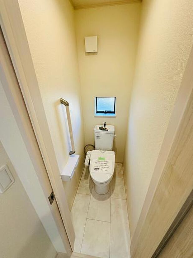 B号棟 必要な機能が揃ったお手洗いです。