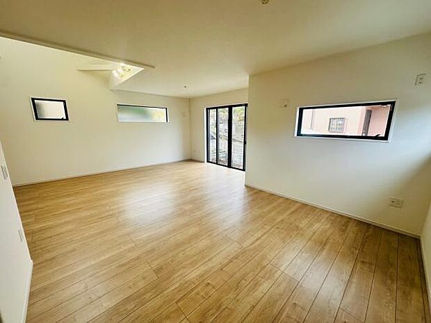 LDKと繋げて使える6帖の洋室。将来的に間仕切りをすることも可能です。