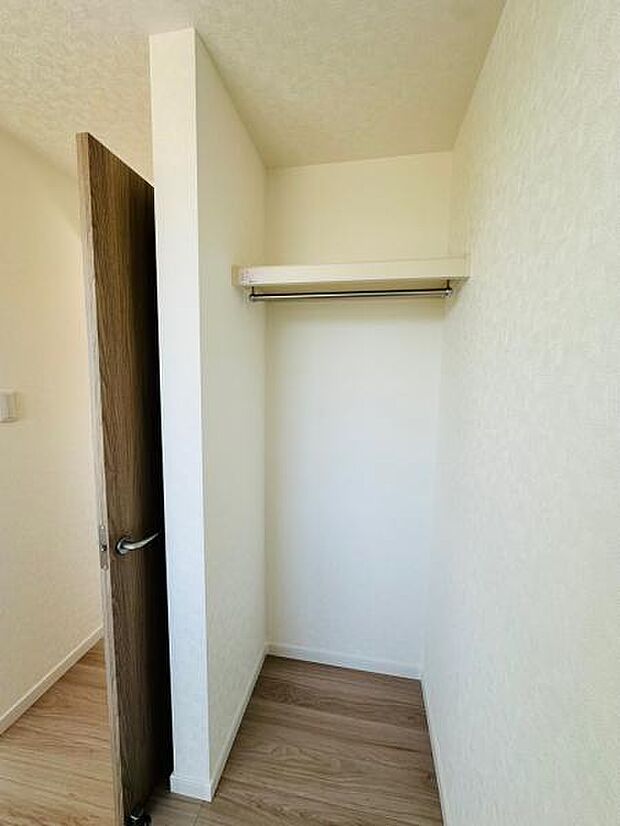 各居室大きさは異なりますが、クローゼットが完備されております。