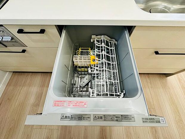 毎日の洗い物の負担を助けるビルトイン食洗器です。