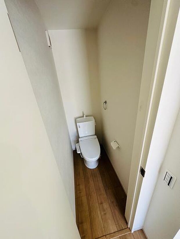 長く住むからこそ立ち座りの補助の手すりがありがたいですね。