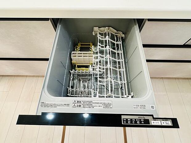 毎日の洗い物の負担を助けるビルトイン食洗器です。後片付けも楽々、手肌にも環境にも優しい。