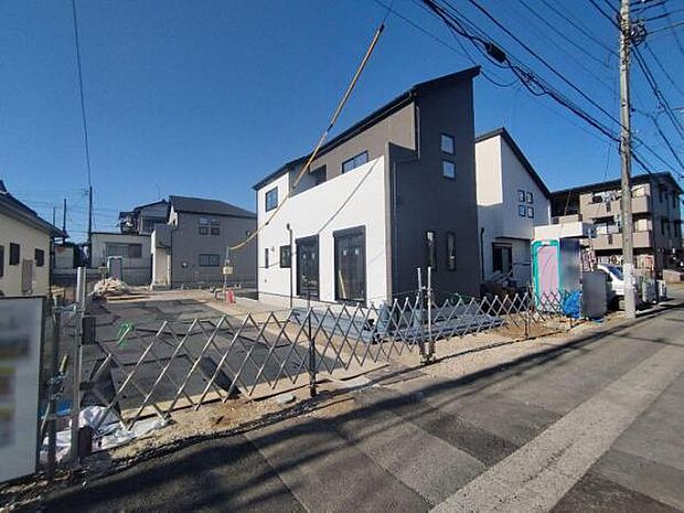 1号棟と2号棟の奥に3号棟と5号棟が建つ予定です。（1/18撮影）