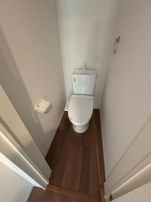 各階にあるトイレはもちろんウォシュレット機能付き。