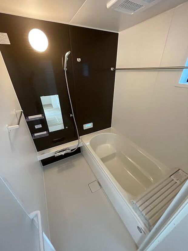 雨の日もお仕事で時間のない日も頼れる浴室暖房乾燥機付き。あるだけで生活や心に余裕が生まれます。