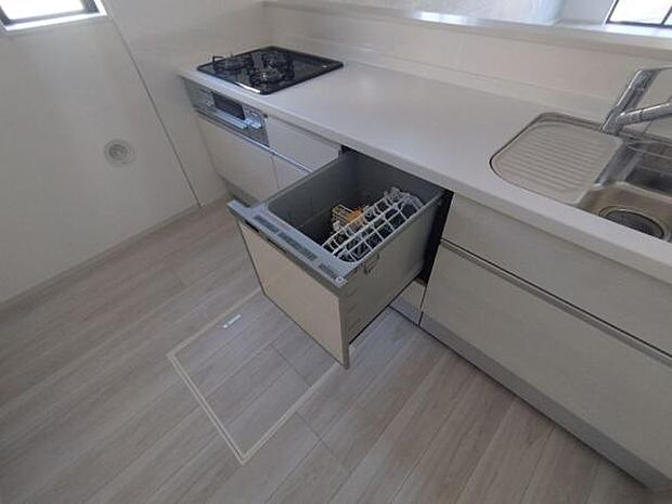 毎日の洗い物の負担を助けるビルトイン食洗器です。