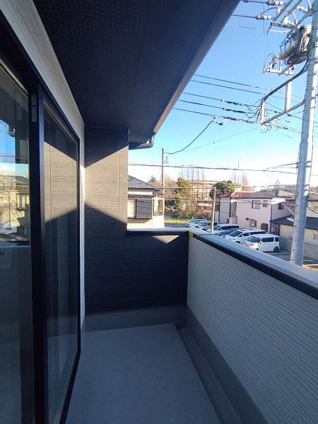 （2号棟） バルコニーは遮るものも無く、日当たり良好です。