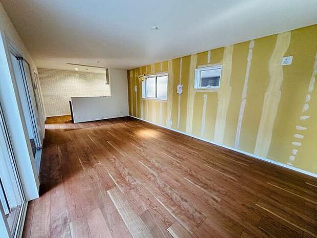 なんとリビングクロスはお客様自身で選べます。お気に入りのクロスを見つけてください。