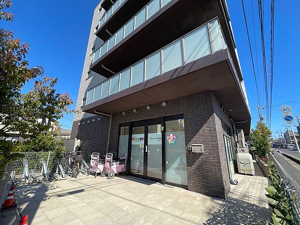 ニチイキッズ津田沼ふじさき保育園 徒歩4分 一時保育も受け入れていて、英語、リトミックも保育活動の一環であり、自園調理にて給食を提供する手作りメニュー中心の保育園。