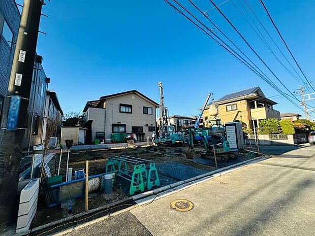 11/21撮影 建築が始まったばかりの全2棟。