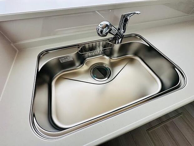 汚れも付きにくく、お手入れも簡単なキッチンシンクです。