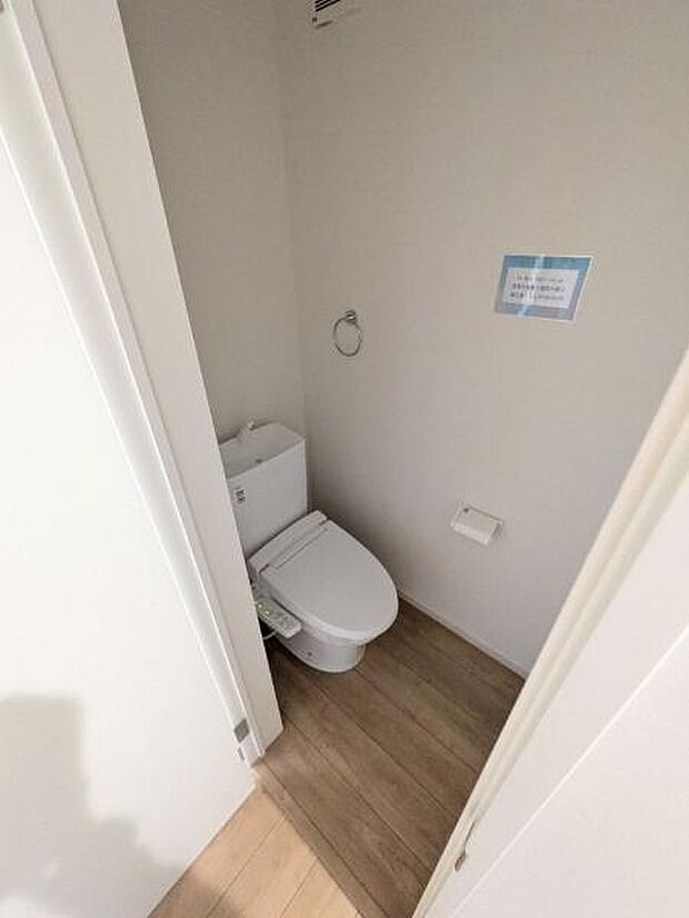 玄関すぐ。リビングからもすぐ。でも外から見えない。暮らしにプラスなトイレ配置。