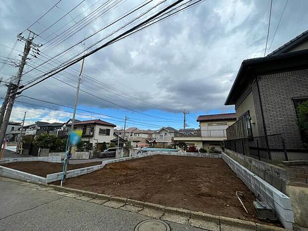 11/10撮影 造成工事が完了し区画が整いました。