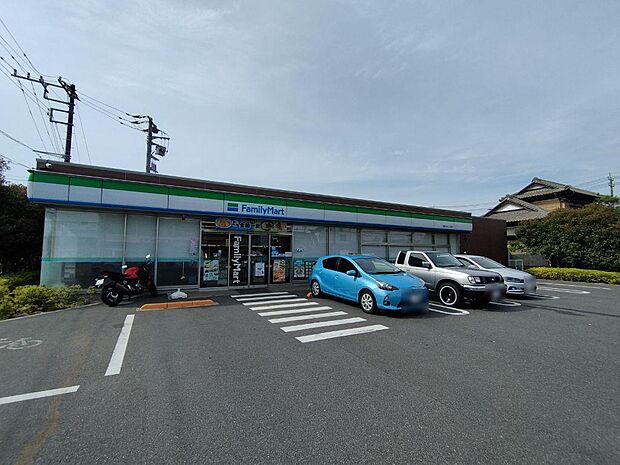 ファミリーマート 船橋三咲二丁目店まで徒歩11分