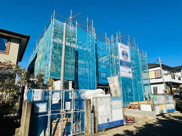 12/5撮影 建物上棟しており、お披露目までの準備をしています。