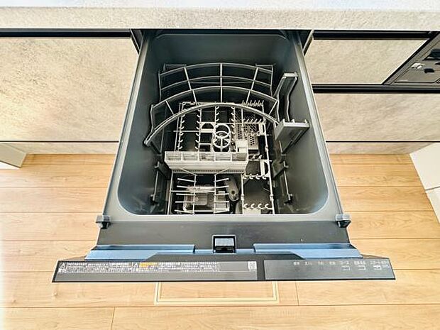 毎日の洗い物の負担を助けるビルトイン食洗器です。