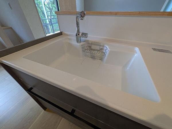 汚れも付きにくく、お手入れも簡単なキッチンシンクです。