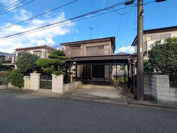 12/6撮影 現在は古家が解体前となっています。これから解体工事が進んでいきます。